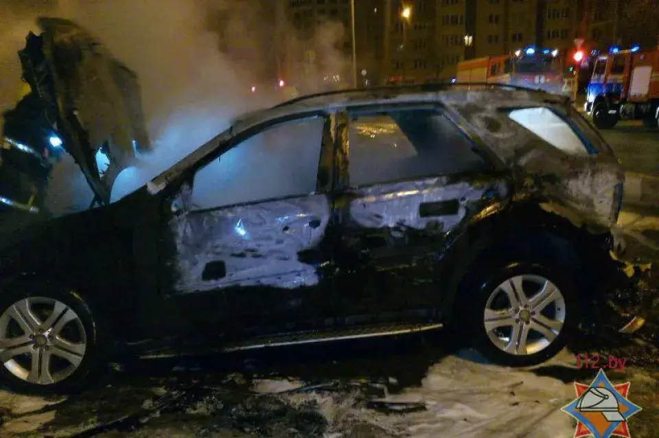 У Мінску раніцай згарэлі адразу тры аўто (фота)