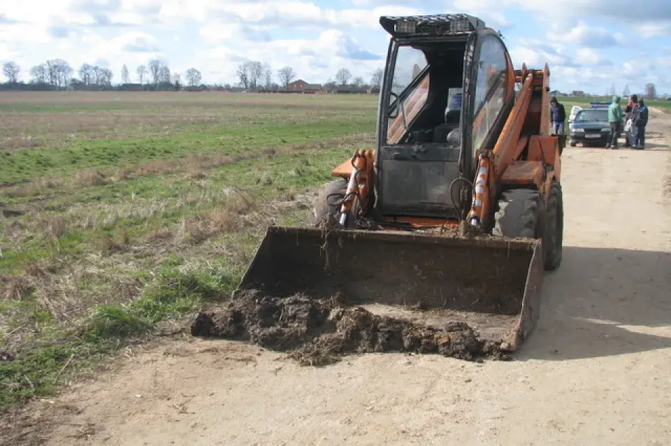 У Пухавіцкім раёне вартаўнік фермы скраў пагрузчык, які сам жа ахоўваў