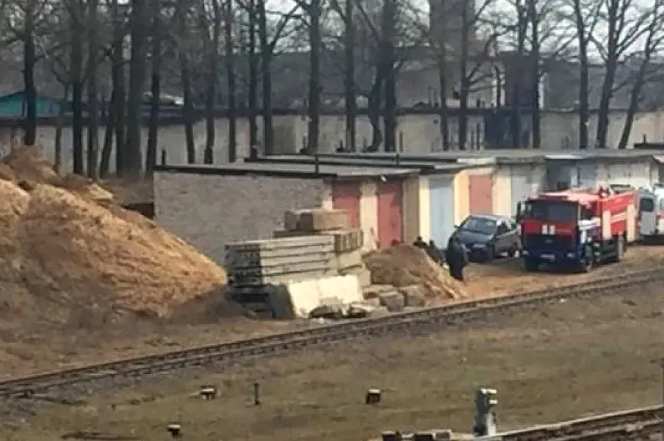 У Баранавічах мужчыну па галаву засыпала грунтам у траншэі