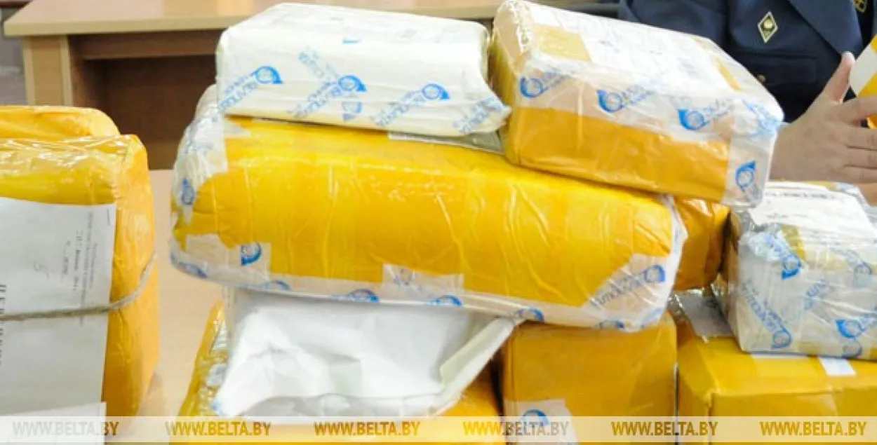 Інфекцыяніст: пакуль пасылка з Кітая дабярэцца да Беларусі, вірус памрэ