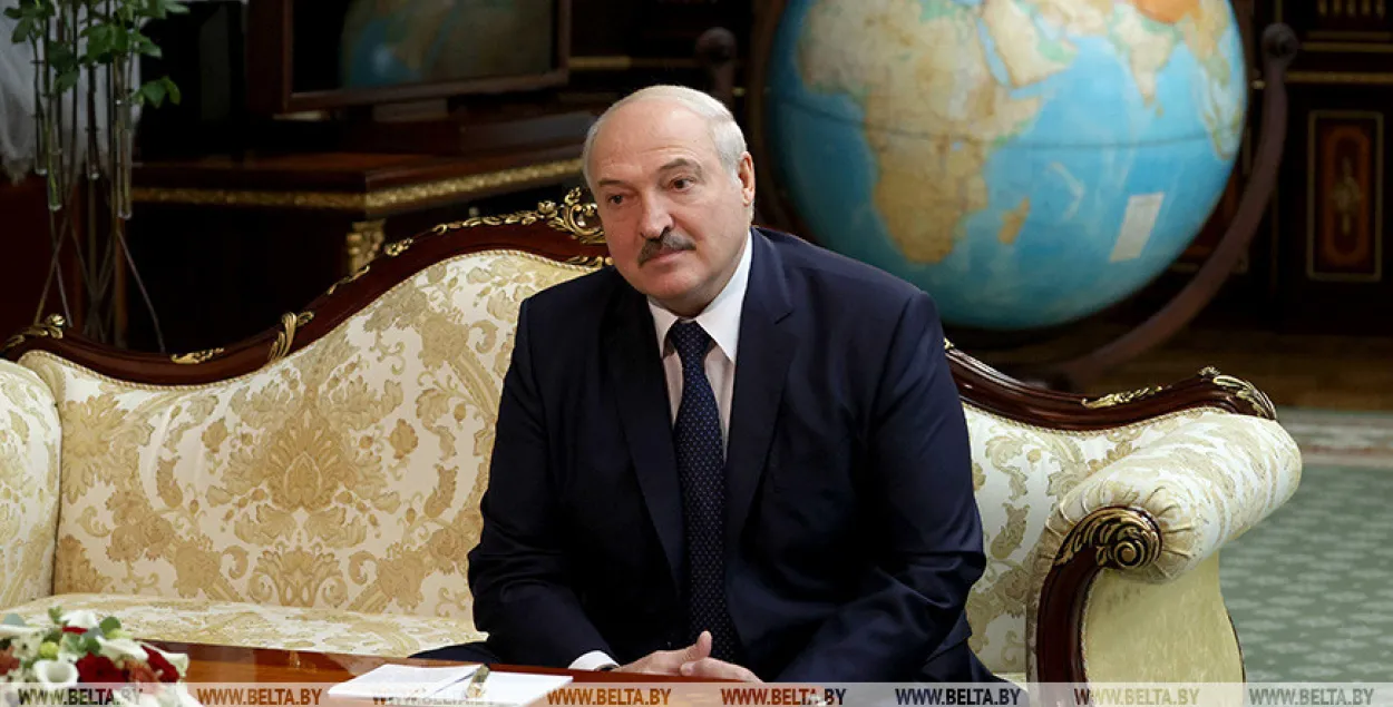 Што Лукашэнка адказаў Макрону на прапанову пайсці ў адстаўку