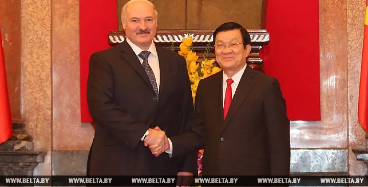 Лукашэнка пра В’етнам: “Мяне не пакідае пачуццё, што я прыехаў на родную зямлю”