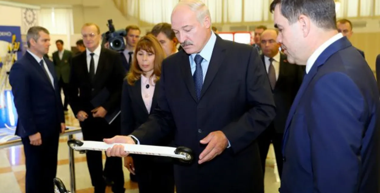Александр Лукашенко и председатель КГБ Валерий Вакульчик. Фото: БЕЛТА