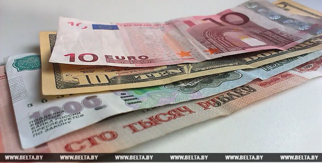 14 красавіка курс долара вырас на 140 рублёў