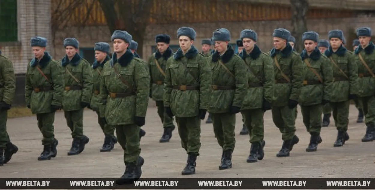 13 беларускіх вайскоўцаў атруціліся пасля таго, як... пакаштавалі выбухоўку