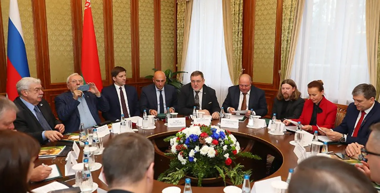 На сходзе ў дзяржаўнай рэзідэнцыі "Віскулі" заснавалі новую структуру (фота)