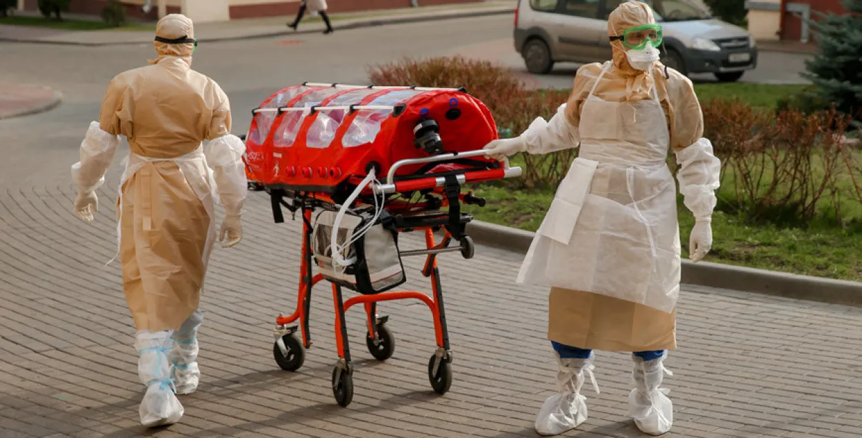 Як у Мінску перавозілі пацыента з каранавірусам з адной бальніцы ў іншую