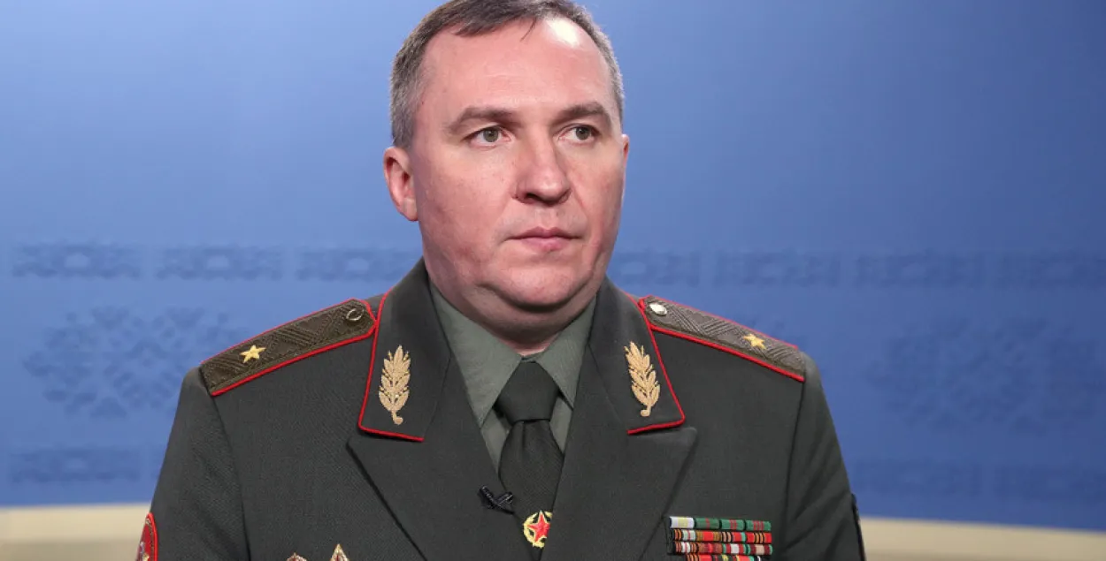 Беларускі міністр абароны — пра каранавірус: панікі няма, рыхтуемся да параду