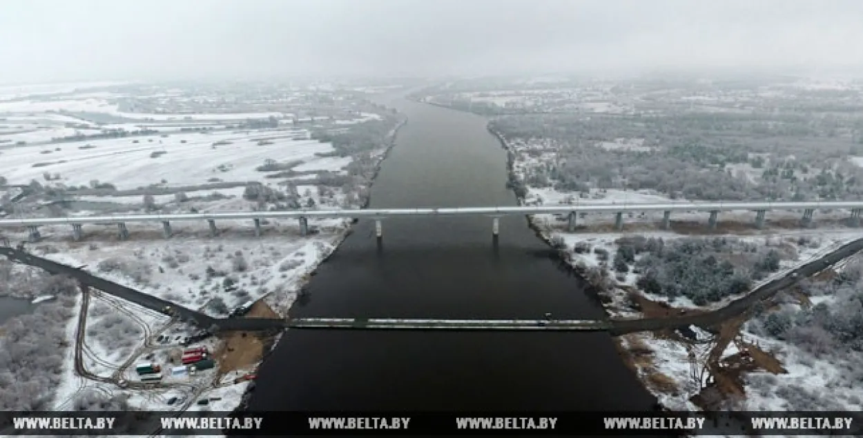 У Жыткавіцкім раёне аднавілі рух па пантонным мосце праз Прыпяць