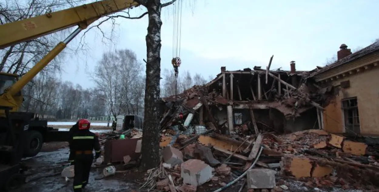 З’явілася відэа са Станькава, дзе адбыўся выбух у былым будынку вайсковай часткі