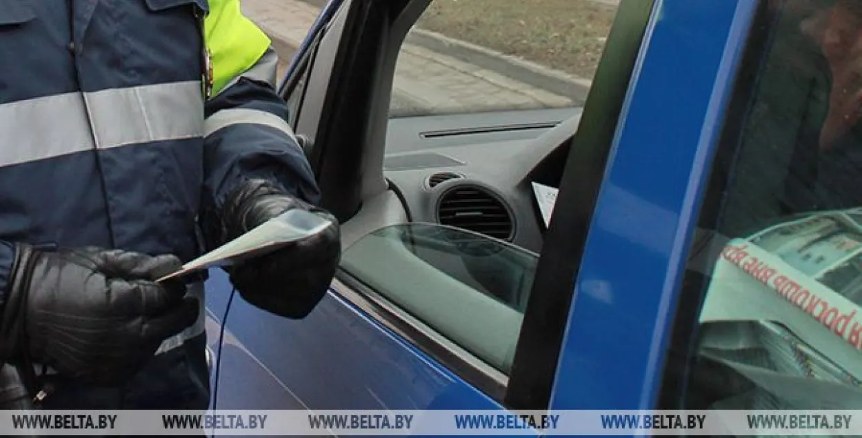 У Дзяржынску 30-гадовы мінчук адарваў пагон супрацоўніку ДАІ