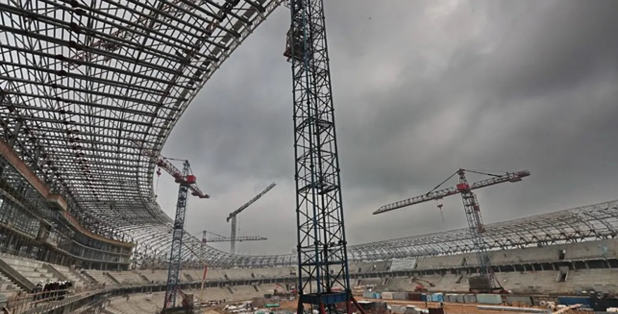 20 флагштокаў на мінскі стадыён “Дынама” купляюць за 550 тысяч долараў