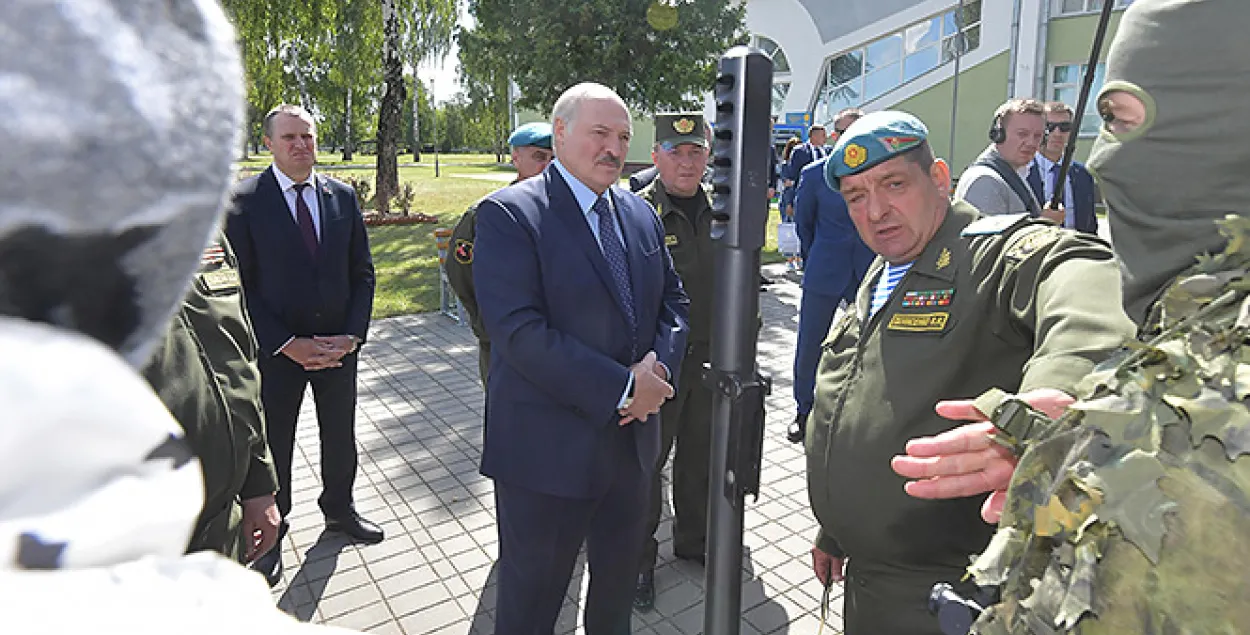 Лукашенко в гостях у спецназовцев в Марьиной Горке / president.gov.by