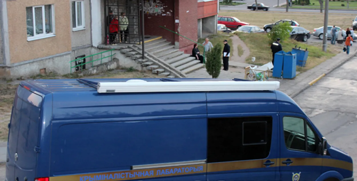 У мінскай кватэры знайшлі забітага хлопчыка, а каля дома — мёртвую жанчыну