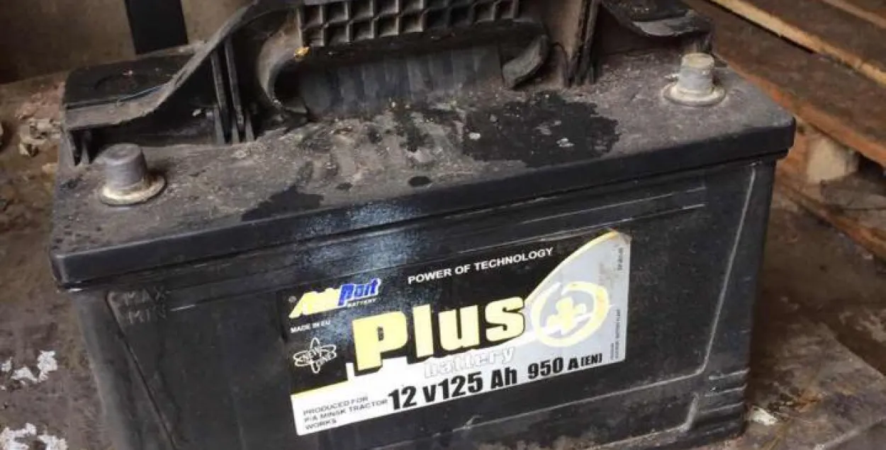 Дваіх мужчын падазраюць у крадзяжы каля 100 акумулятараў