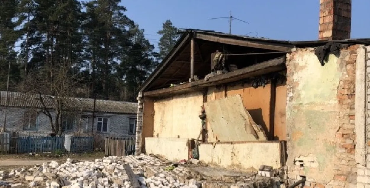 У Смалявіцкім раёне абрынуўся франтон жылога дома