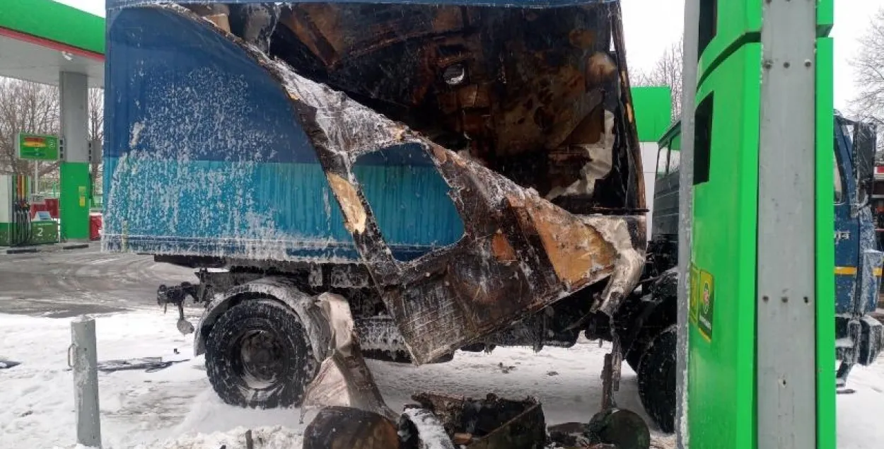 У Магілёве на аўтазапраўцы загарэўся грузавік, выбухнуў газавы балон