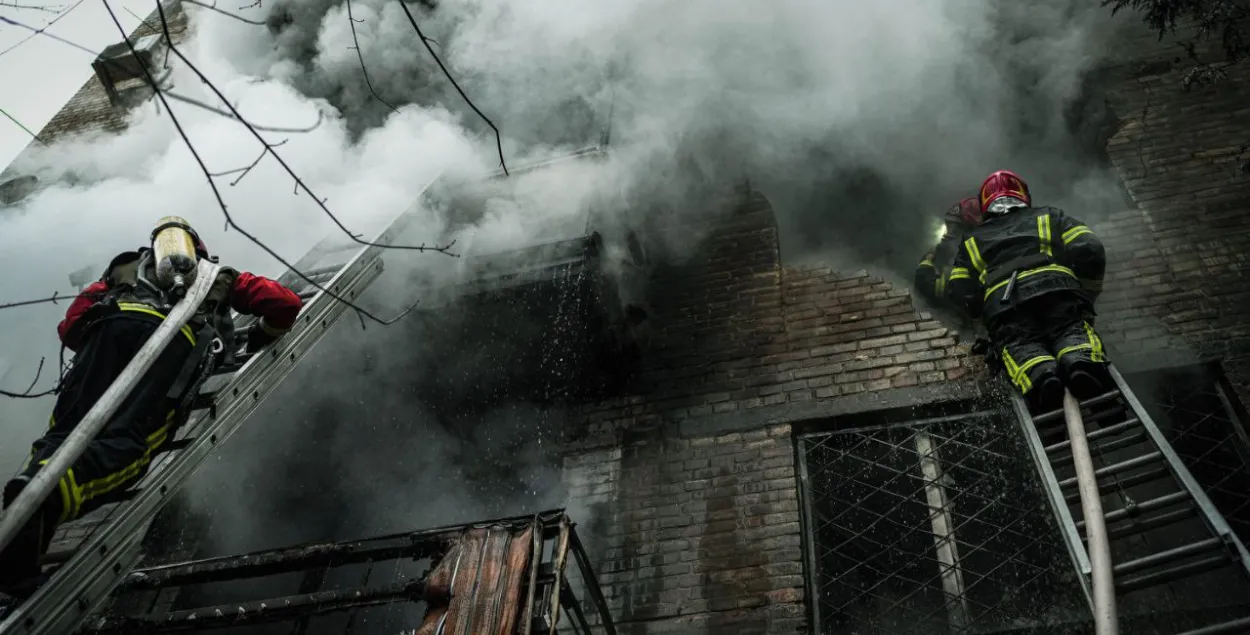 В Киеве российская ракета попала в жилой дом / t.me/dsns_telegram
