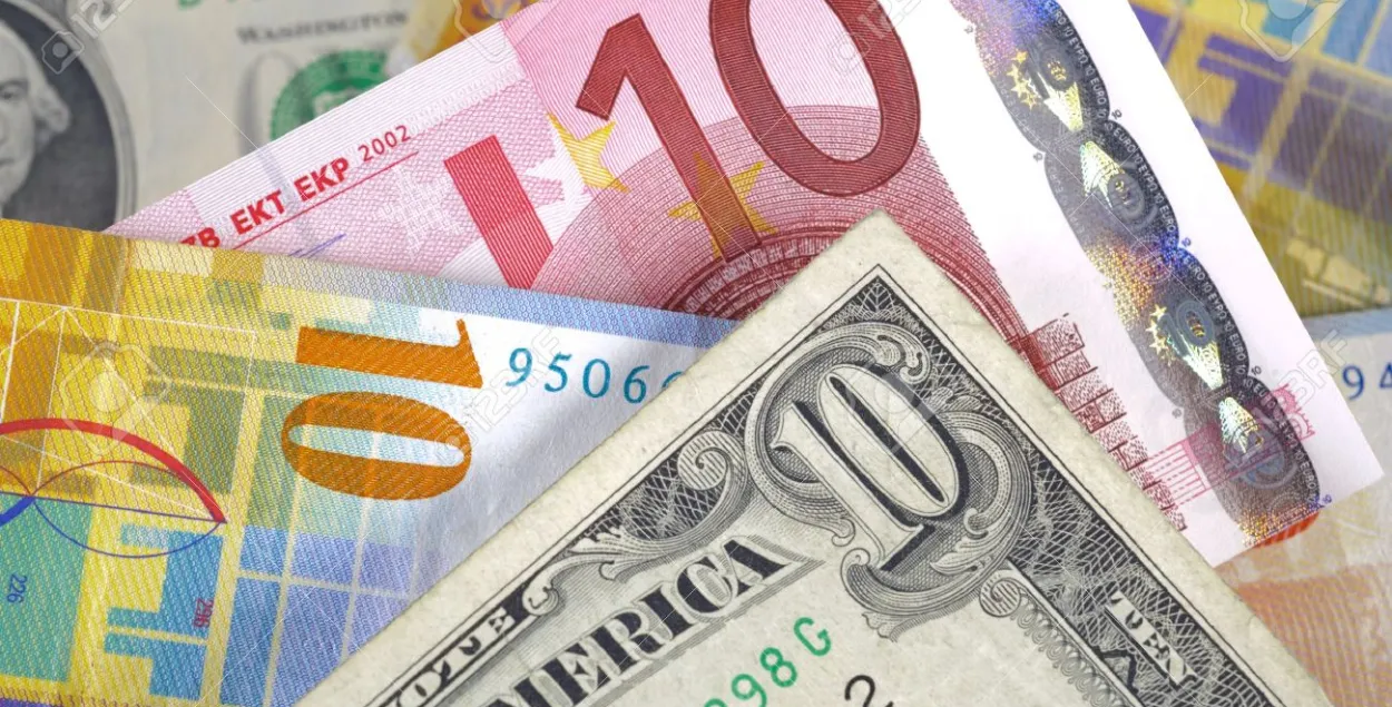 6 траўня курс долара вырас на 45 рублёў, еўра знізіўся на 66