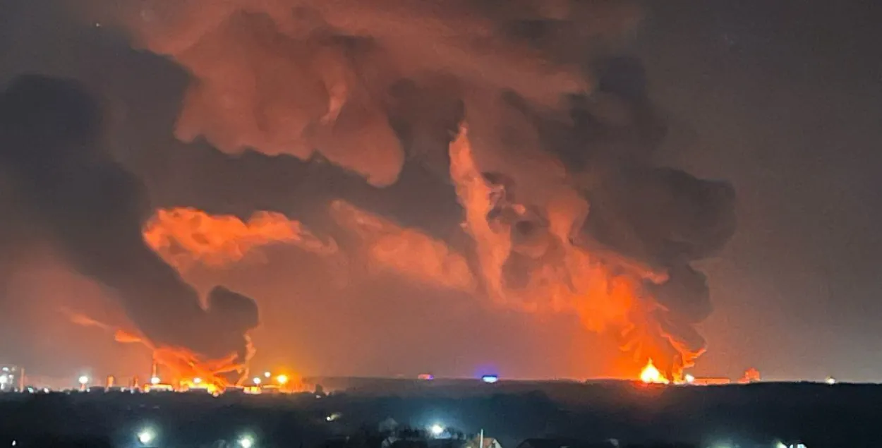 Пожары начались ночью / Фото из соцсетей