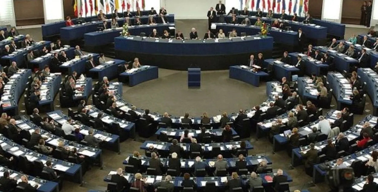 “Шэнген за 35 еўра, мільёны еўра ў бюджэт, апазіцыя — у парламенце”