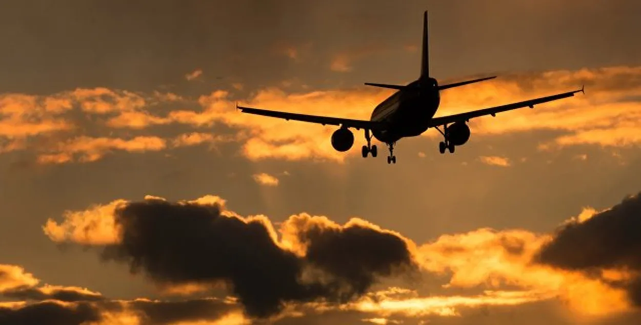 Пасажыр рэйса Сургут — Масква спрабаваў захапіць самалёт