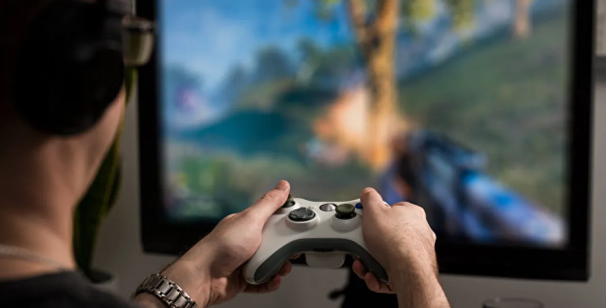 Дзяўчына хацела памірыцца з хлопцам і заблакавала доступ да онлайн-гульняў