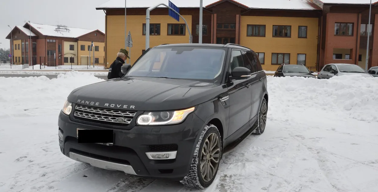 Беларуса затрымалі ў Польшчы на скрадзеным аўтамабілі Range Rover