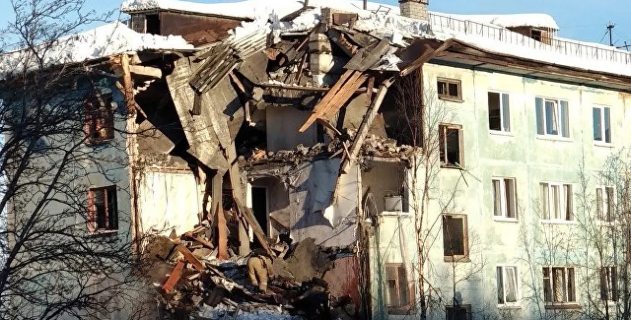 У Мурманску абрынуліся чатыры паверхі жылога дома (відэа)