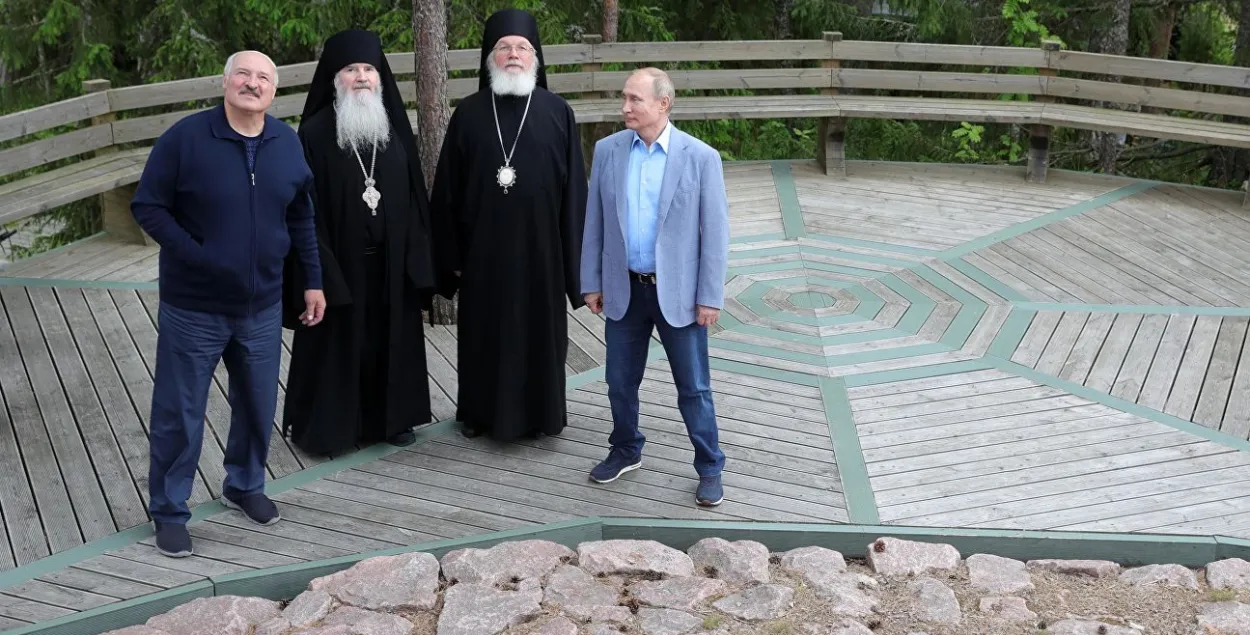 Лукашэнка паабяцаў вярнуцца на Валаам з сякерай, пілой і касой (відэа)