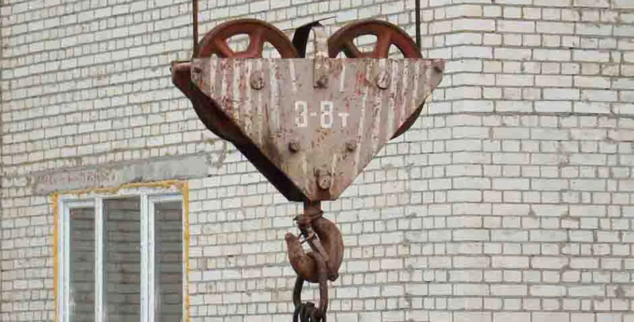 У Пінску школьніка траўмавала крукавая падвеска вежавага крана