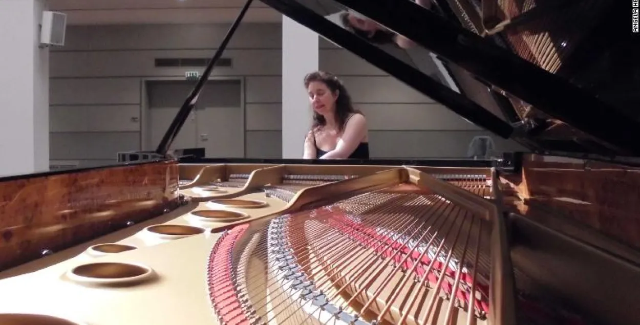 Грузчыкі разбілі раяль вядомай піяністкі за 194 тысячы долараў