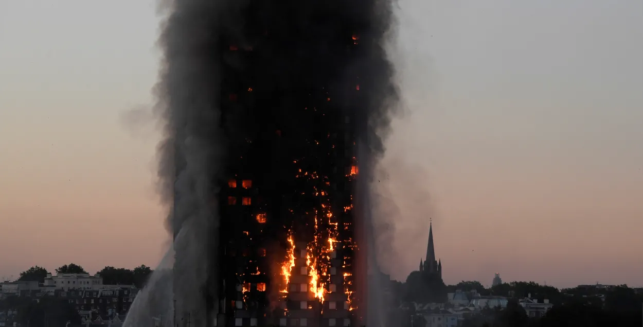 Колькасць ахвяр пажару ў шматпавярховым жылым доме ў Лондане дасягнула 12