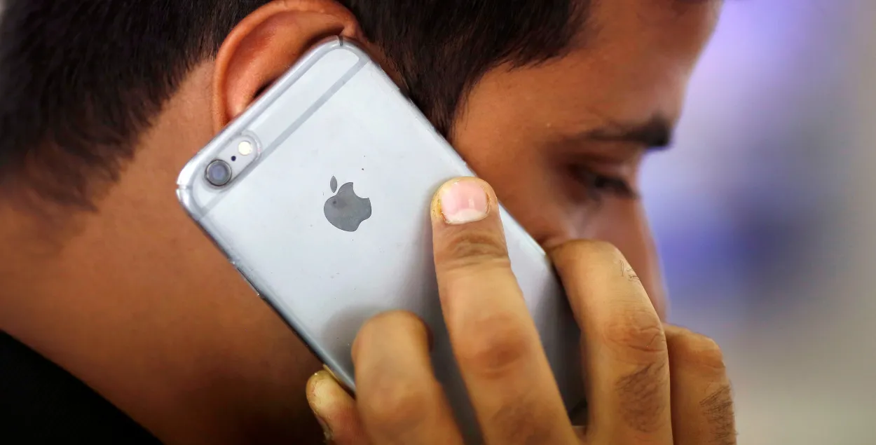 Уладальнікі айфонаў пачалі падаваць у суд на Apple