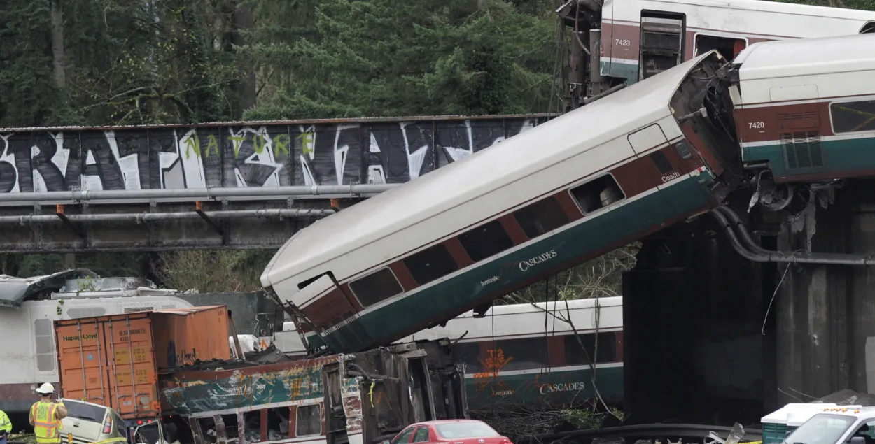Колькасць пацярпелых падчас крушэння цягніка ў ЗША перавысіла 100 чалавек