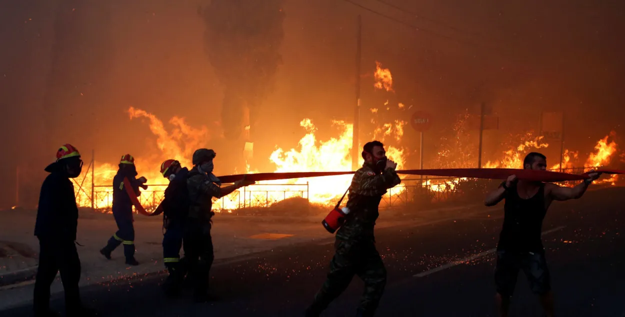 У Грэцыі маштабныя лясныя пажары, загінулі дзясяткі чалавек