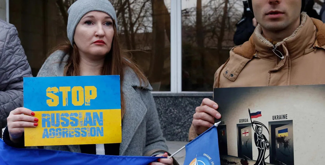 Парашэнка падпісаў указ аб увядзенні ваеннага становішча, але гэта яшчэ не ўсё