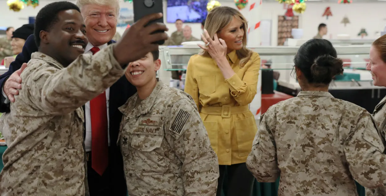Дональд Трамп нечакана наведаў Ірак (фота, відэа)