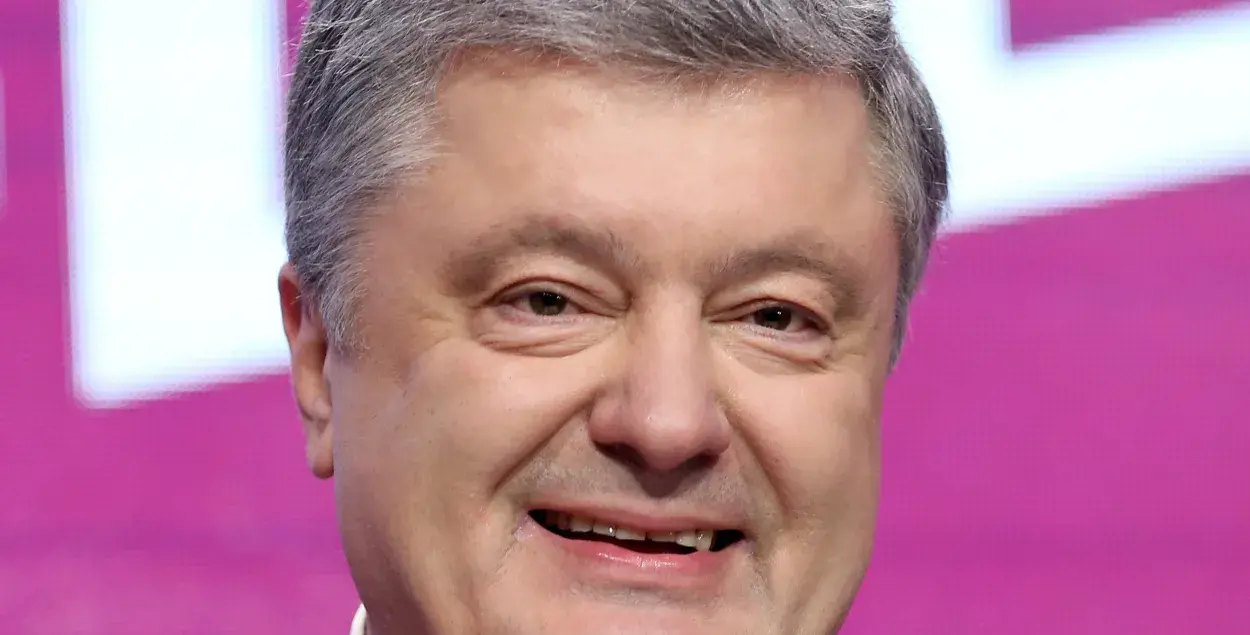 Штаб Парашэнкі абвінавацілі ў публікацыі роліка, у якім фура "збівае" Зяленскага