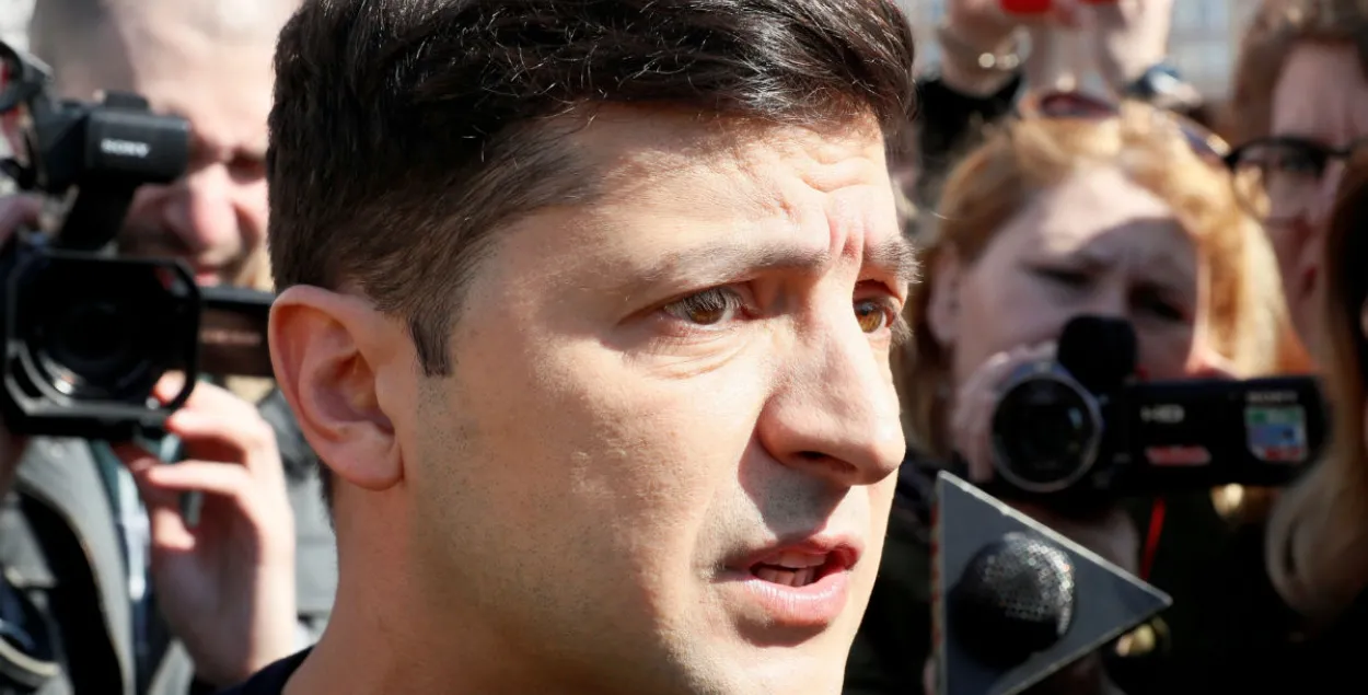 Зяленскі троліць Парашэнку: "Прэзідэнт, які стаў шоуменам, — гэта сумна" (відэа)
