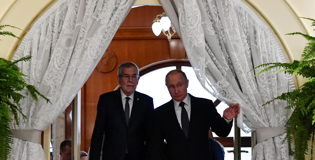 Пуцін не змог адчыніць дзверы падчас сустрэчы з прэзідэнтам Аўстрыі (відэа)