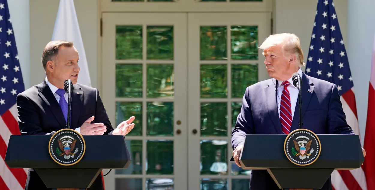 Форт Трамп?  328 Рамонту прыбіральні не будзе
