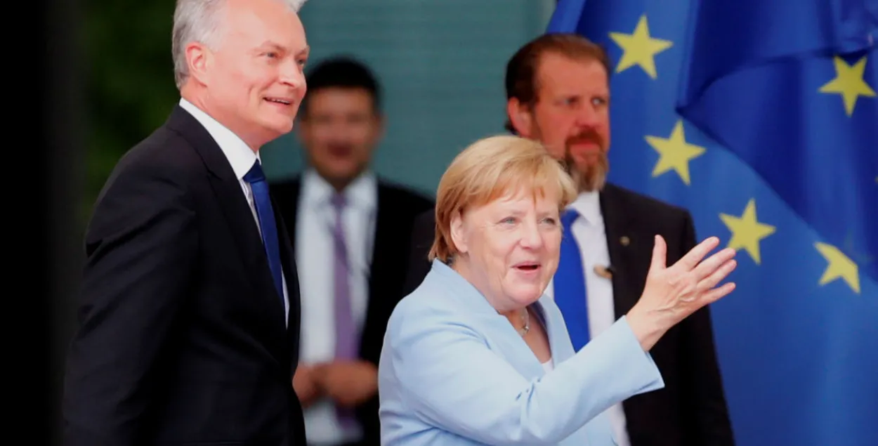 Гитанас Науседа и Ангела Меркель / Reuters
