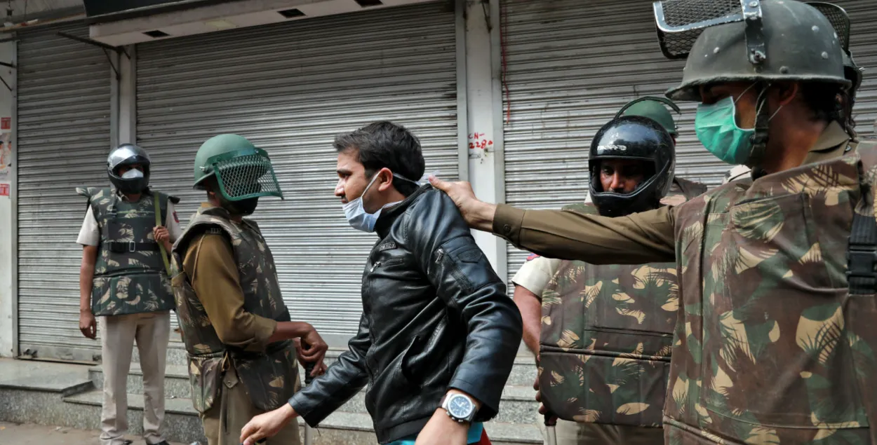 У Індыі адправілі на каранцін 1 мільярд 300 мільёнаў чалавек