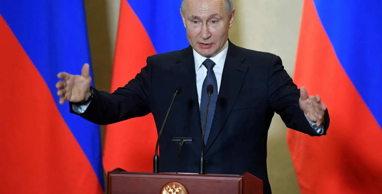 Пуцін аб'явіў, што ў красавіку расіяне працаваць не будуць