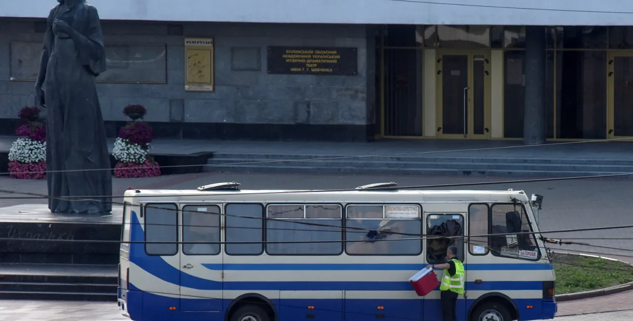 Тэрарыст у Луцку стрэліў над галавой генерала паліцыі (відэа)