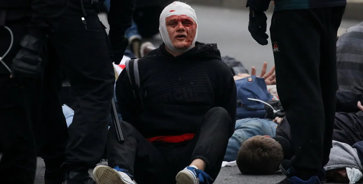 Задержанные во время акции протеста в Минске​ / BelaPAN via REUTERS