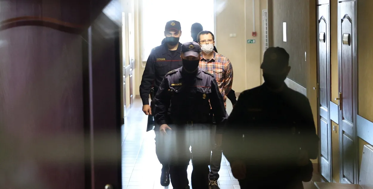 Врача Артема Сорокина судят вместе с журналисткой Катериной Борисевич / Ramil Nasibulin/BelTA / Handout via REUTERS