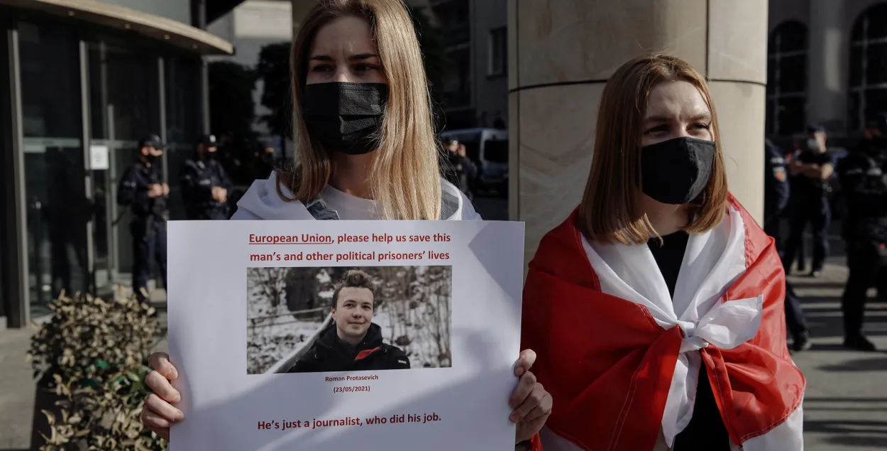 Прэзідэнт Еўрапарламента заклікаў аэрапорты ЕС размясціць фота Пратасевіча