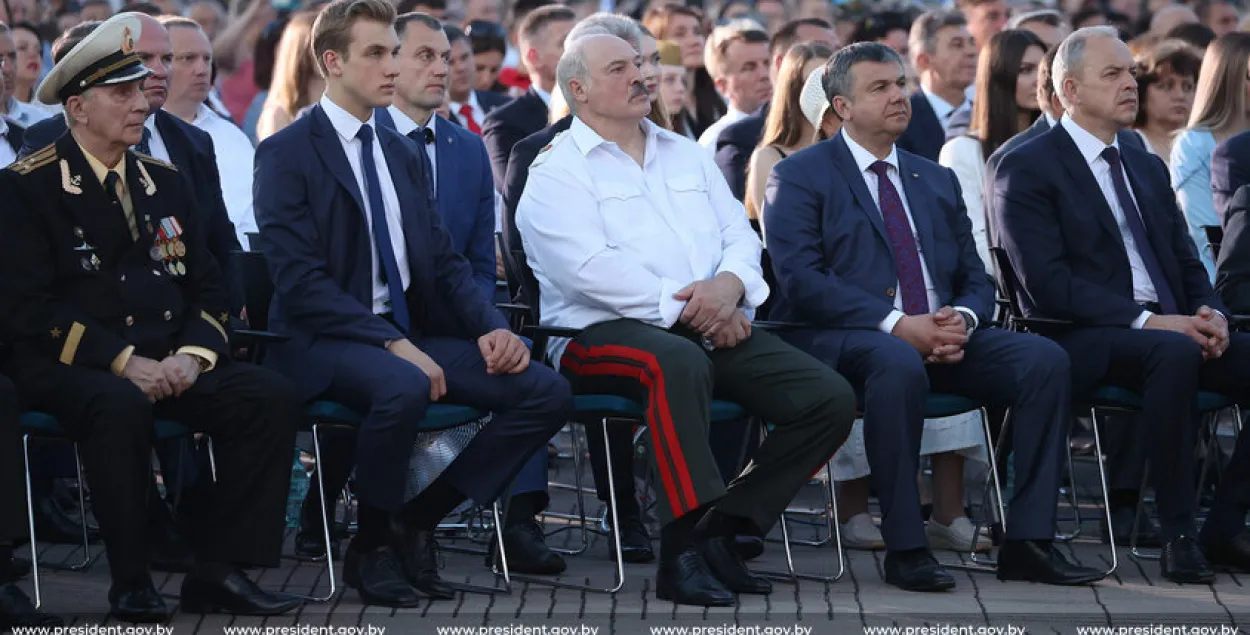 В мемориальном комплексе &quot;Брестская крепость-герой&quot; Александр Лукашенко эмоционально высказался о ЕС и санкциях / president.gov.by​